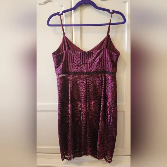 Guess Gianni Embroidered Mesh-Inset Dress Size: 8 - Picture 5 of 12